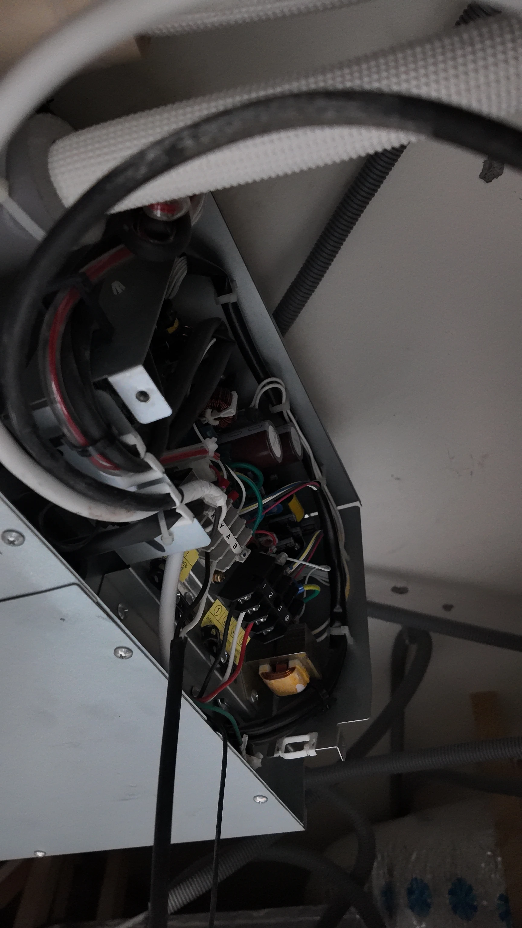 室內空氣品質優化設備-空氣清淨機與高效過濾系統