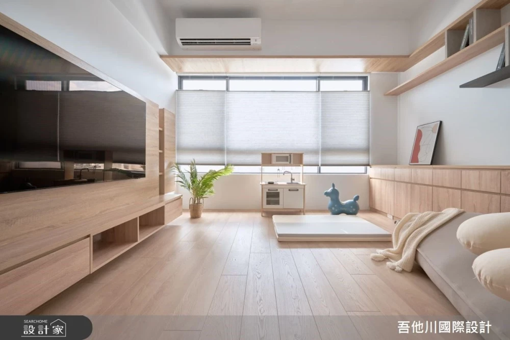 簡單生活新竹室內設計-客廳沒有沙發！?一房一廳中古屋改造計畫，以溫潤木質與活動家具構築三人幸福小生活