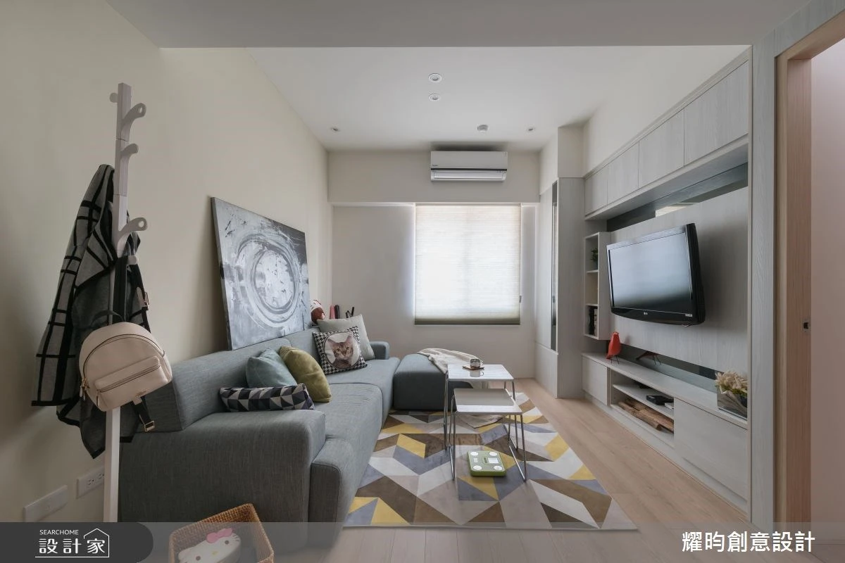 **放大視覺、豐富表情！鏡面玩出 16 坪北歐老宅好感層次