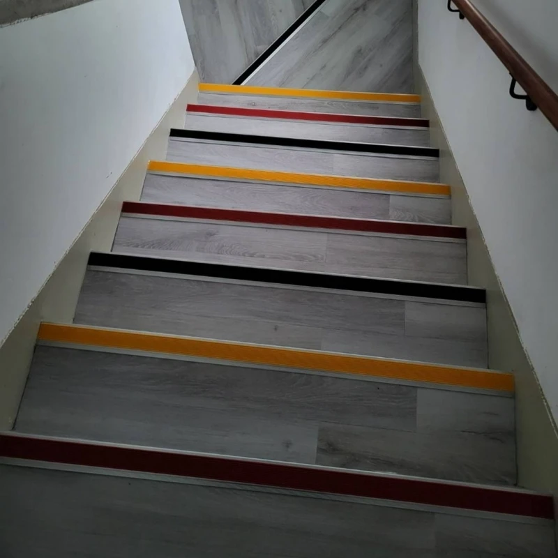 恭賀台北市寶慶路辦公室樓梯(塑膠地板)工程完工