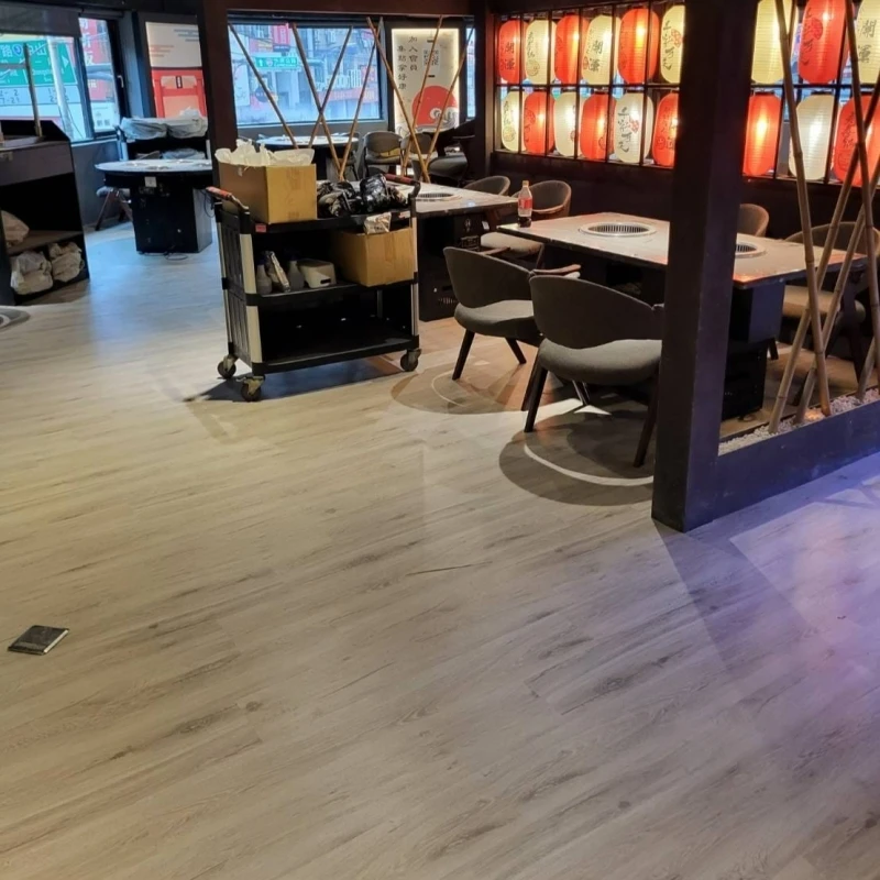 恭賀新北市板橋區餐廳(塑膠地板)工程完工｜台北塑膠地板施工