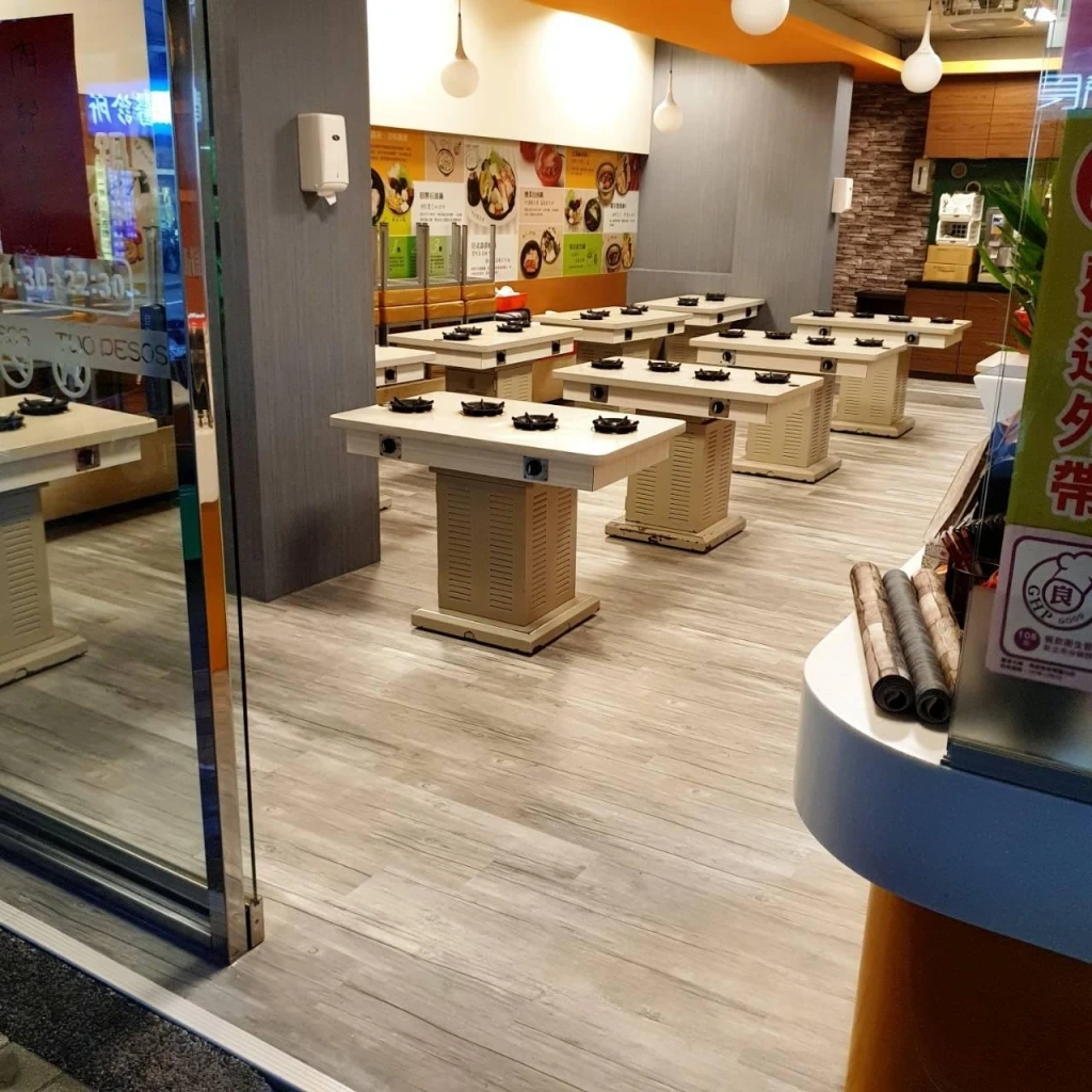 (二)塑膠地板