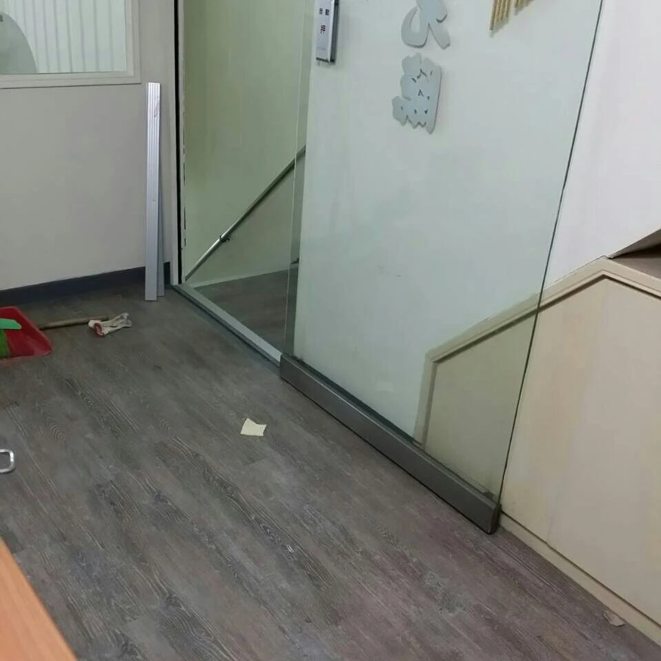(二)塑膠地板