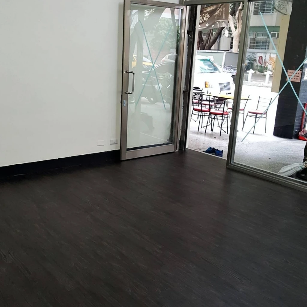 (二)塑膠地板