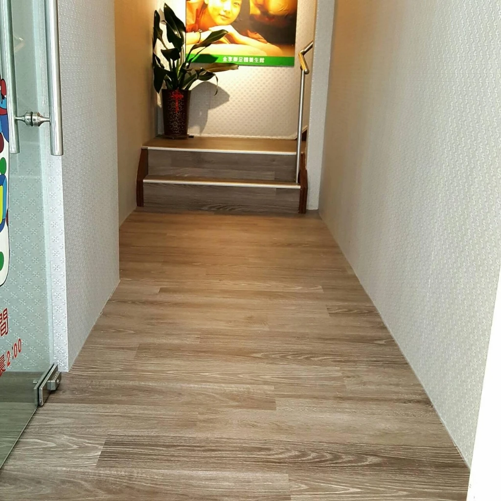 (二)塑膠地板