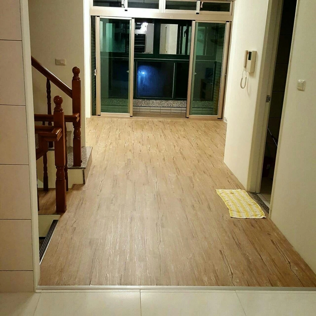 (二)塑膠地板