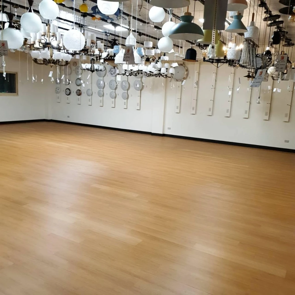 (二)塑膠地板
