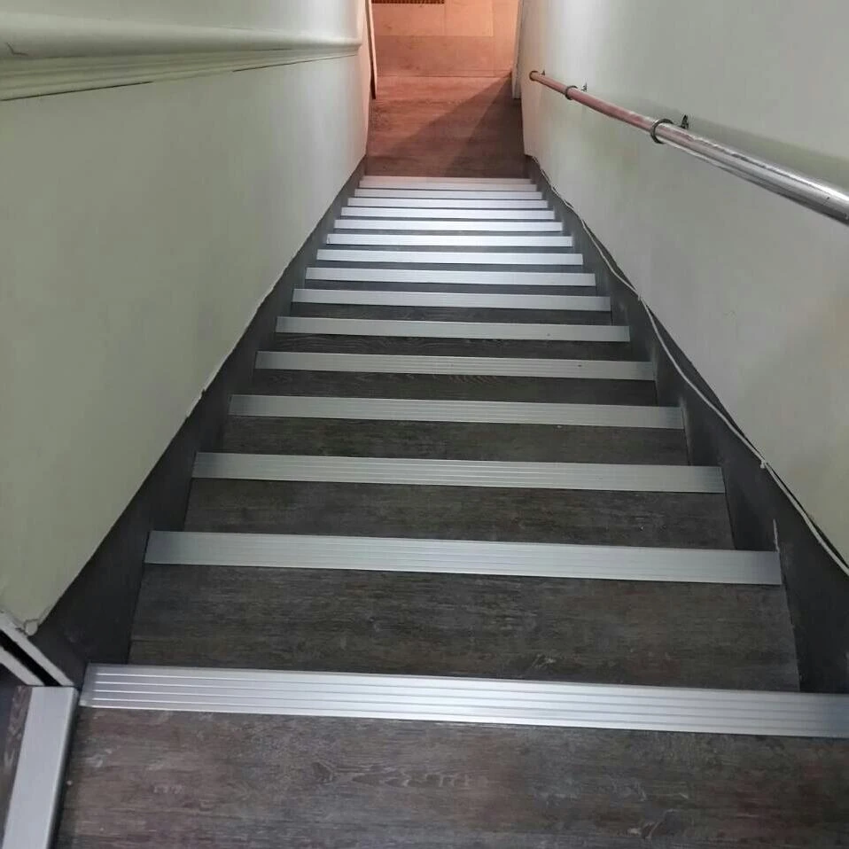 (二)塑膠地板
