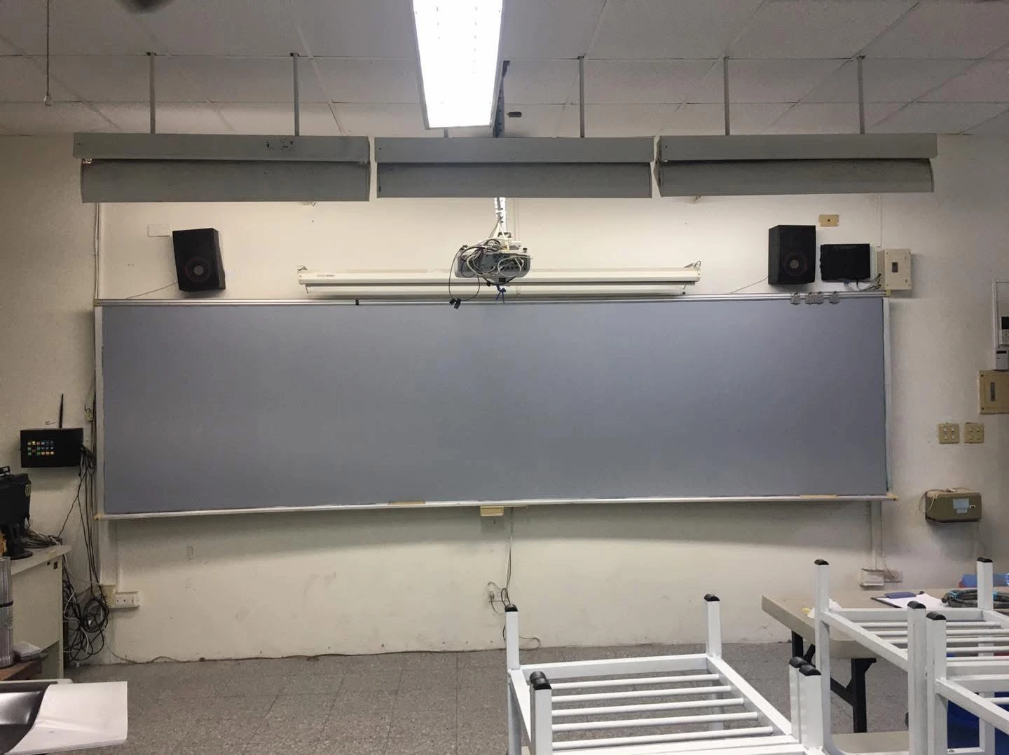 教室內黑板漆噴塗