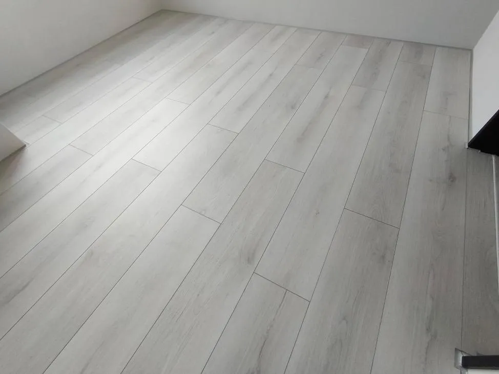 8mm 超耐磨地板｜斯坦福