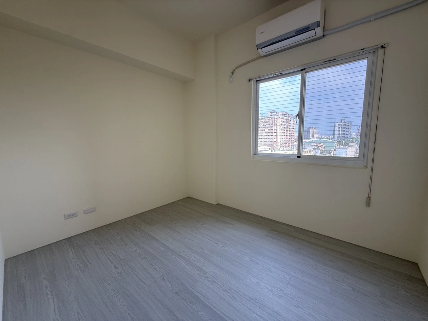 大里SPC超耐磨地板 8mm