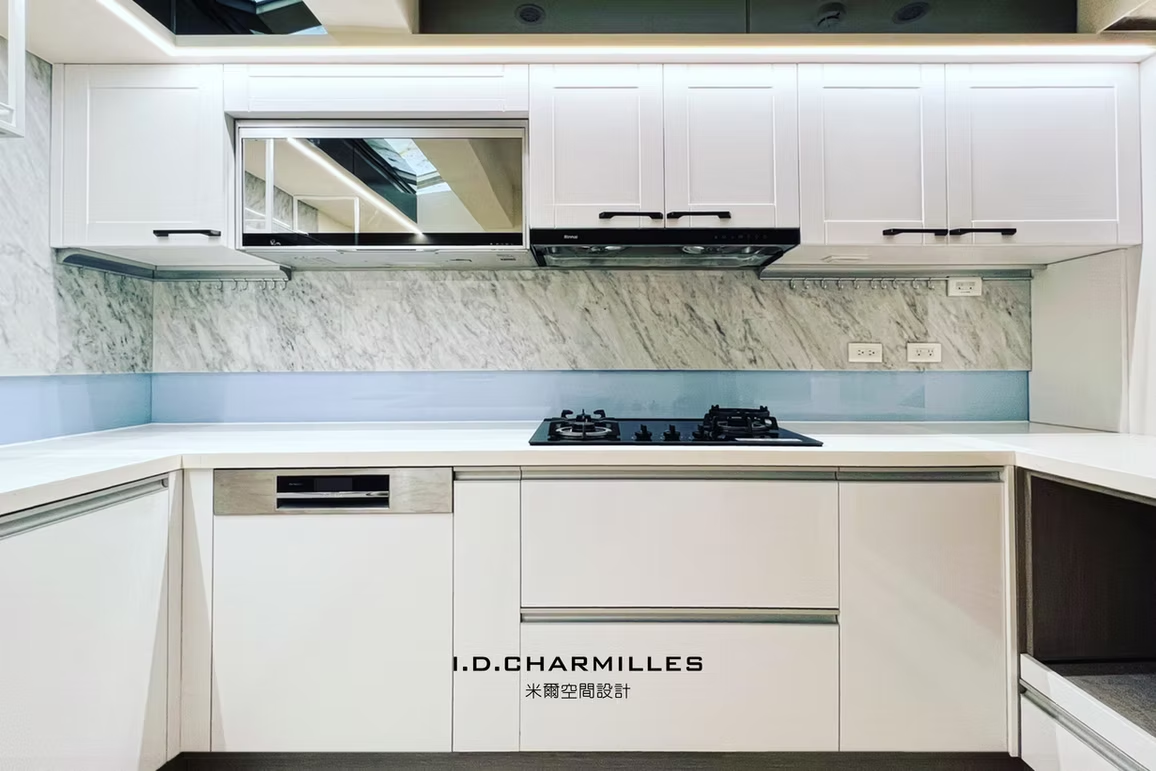 白色廚蔚<br>【新竹東區｜廚具翻新 ; 中古屋透天修新】