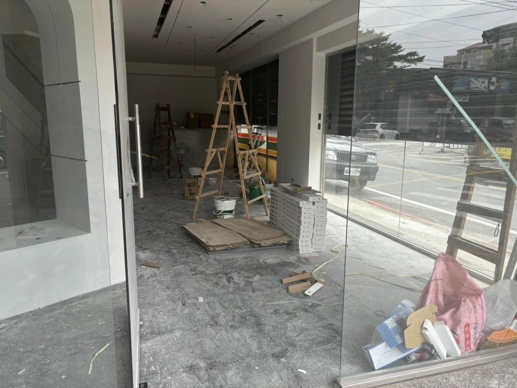 統包工程室內裝潢油漆.水電.地板.冷氣 統包工程室內裝潢油漆.水電.地板.冷氣
