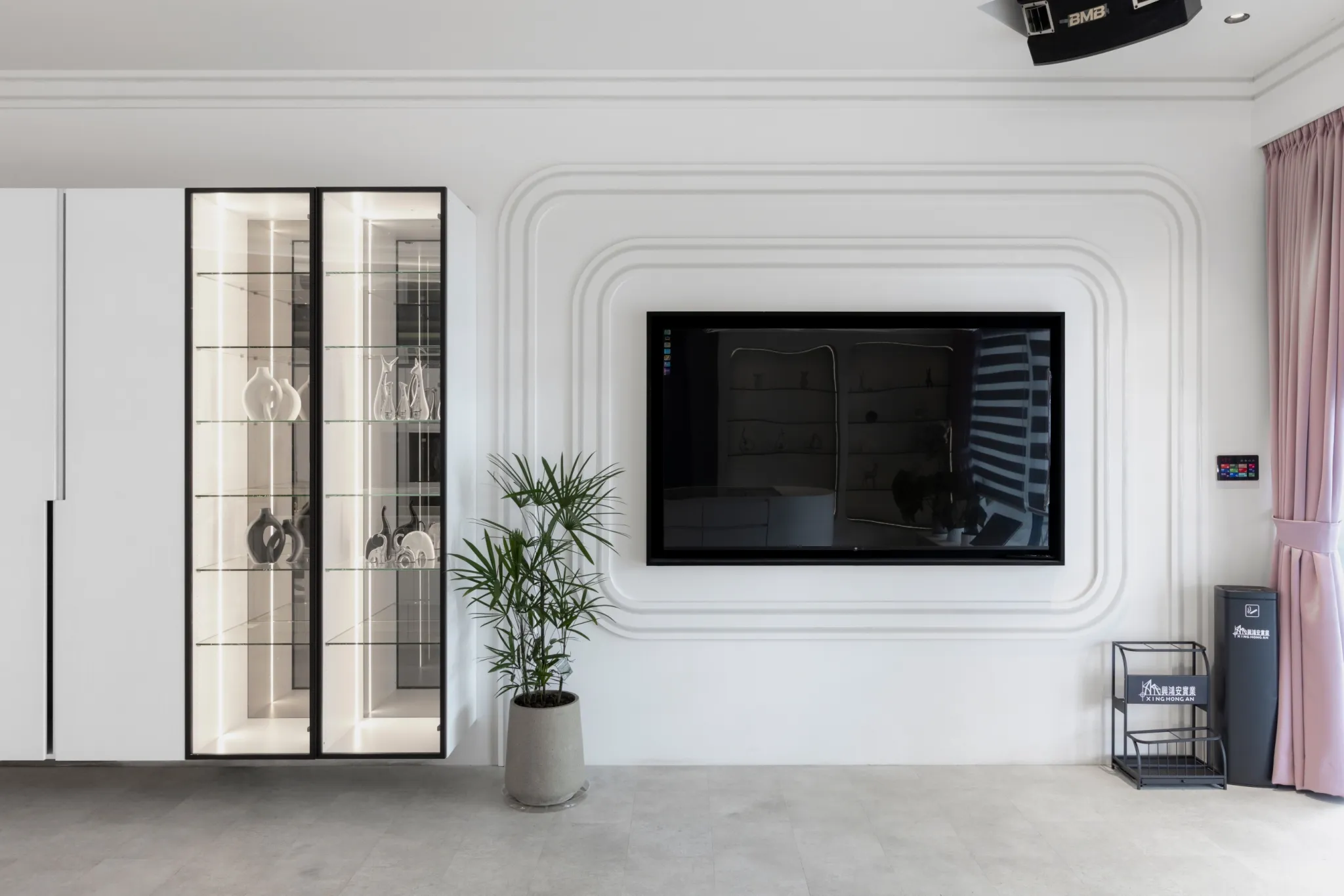 五股成泰路辦公展間