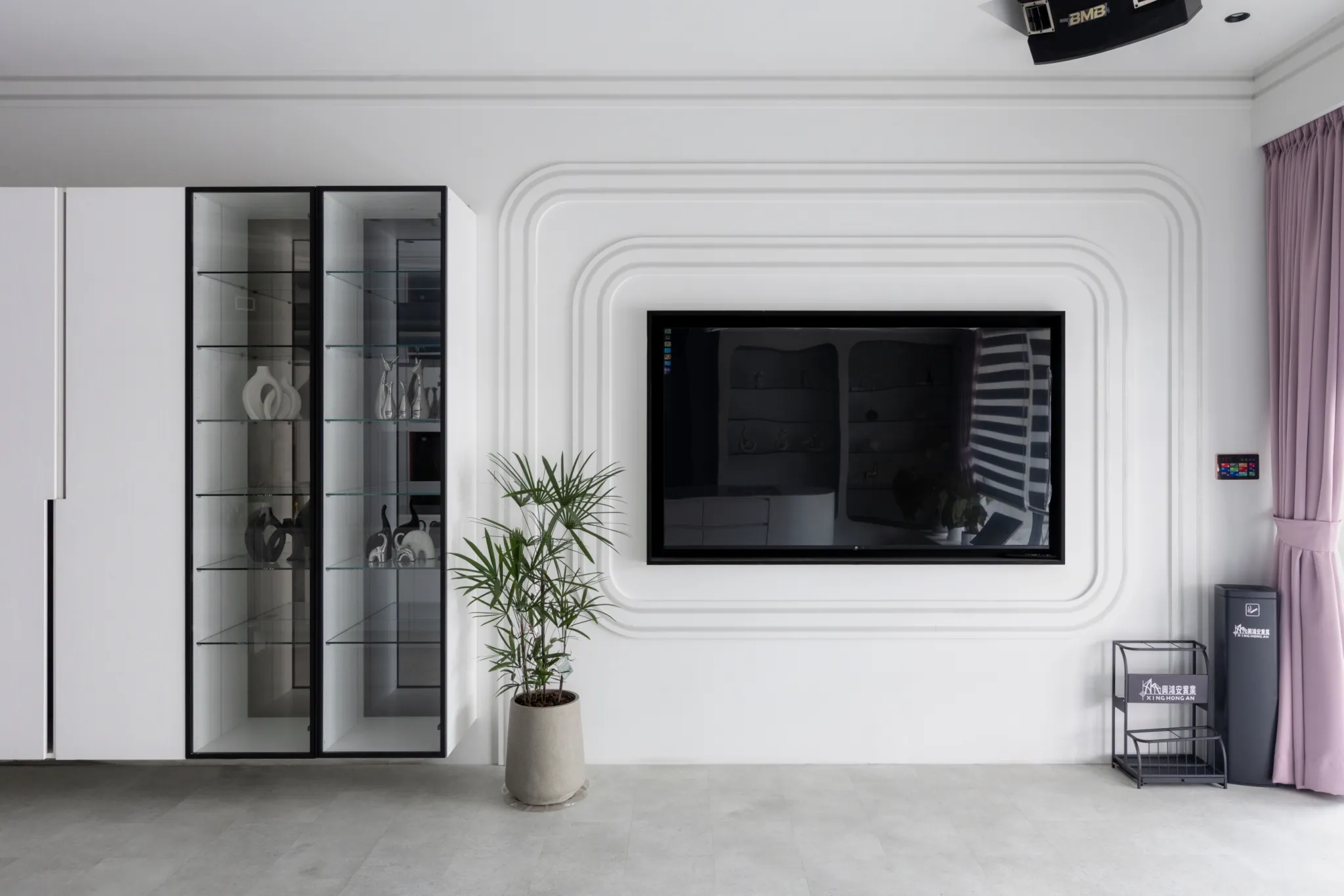 五股成泰路辦公展間