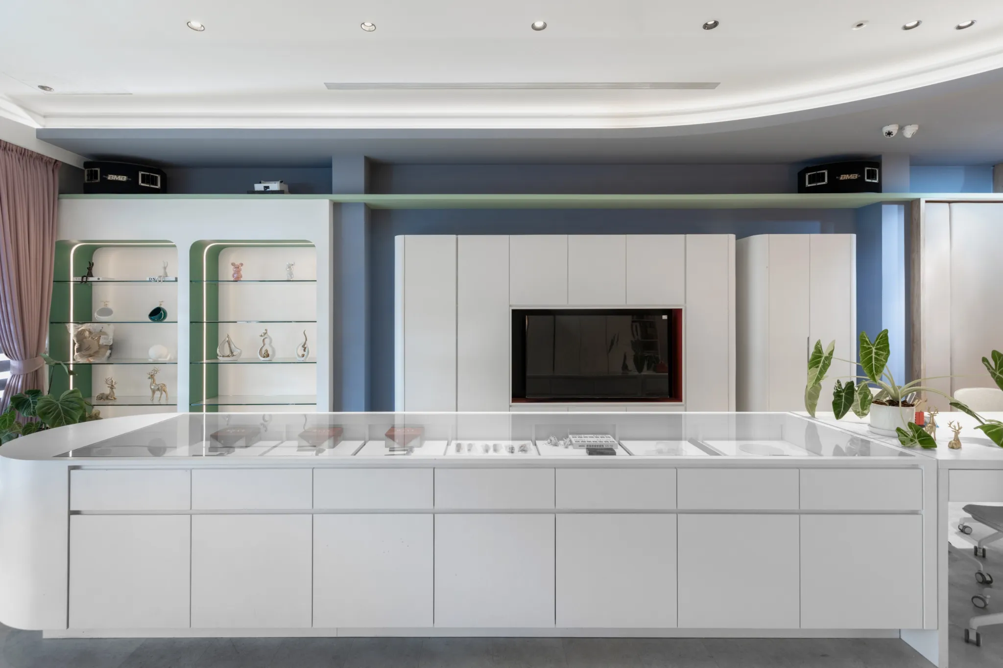 五股成泰路辦公展間