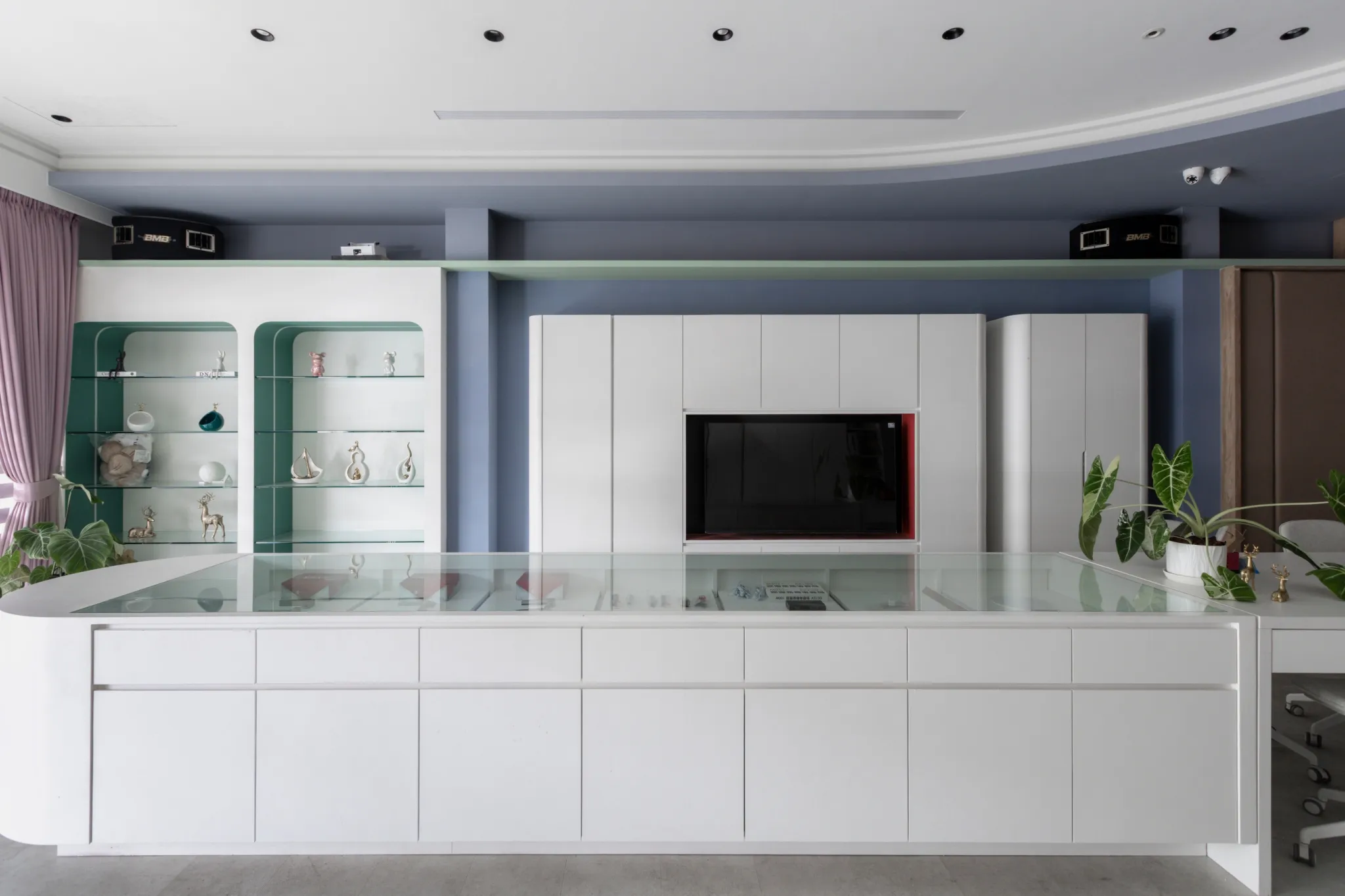 五股成泰路辦公展間