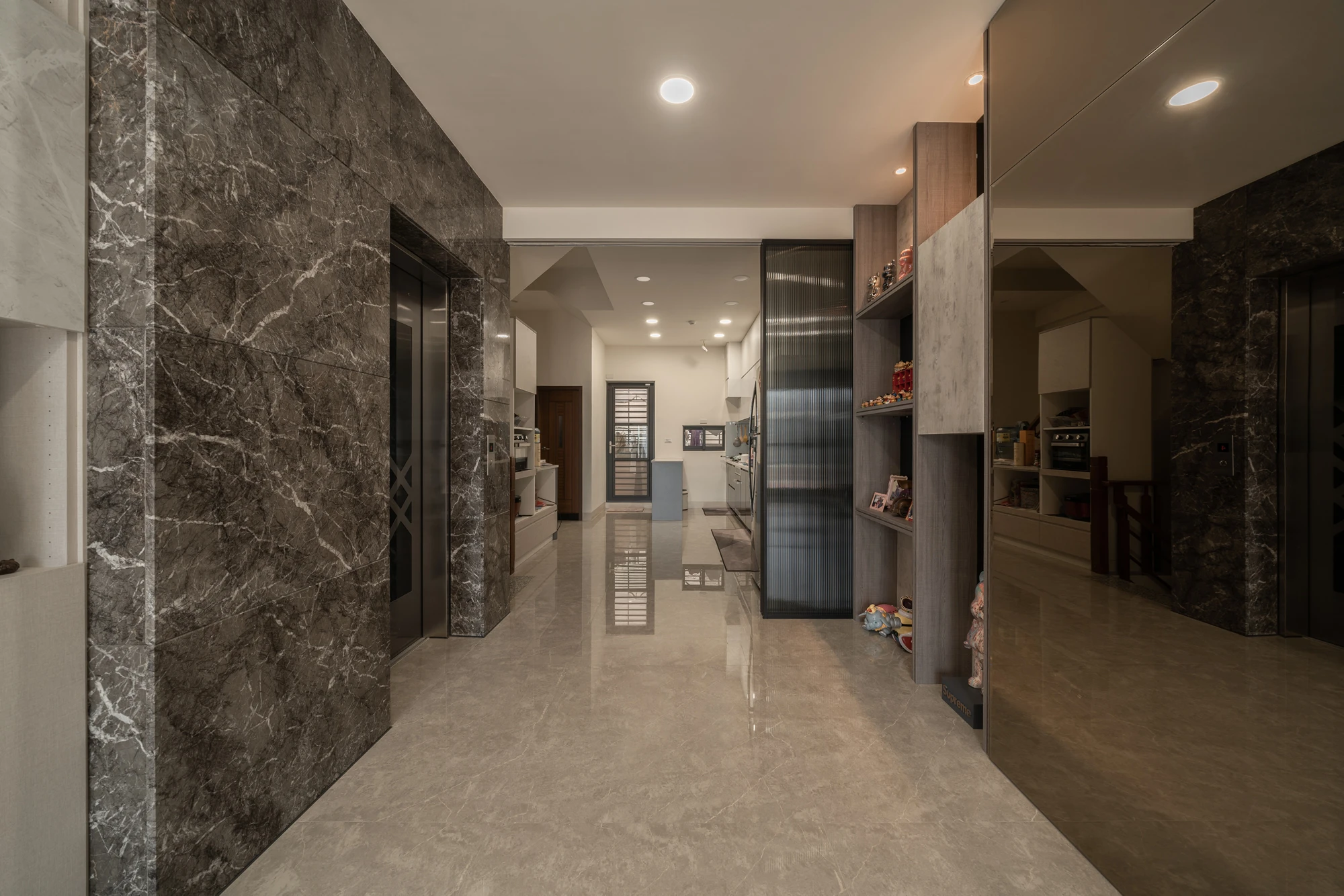 冷灰石紋 × 俐落線條