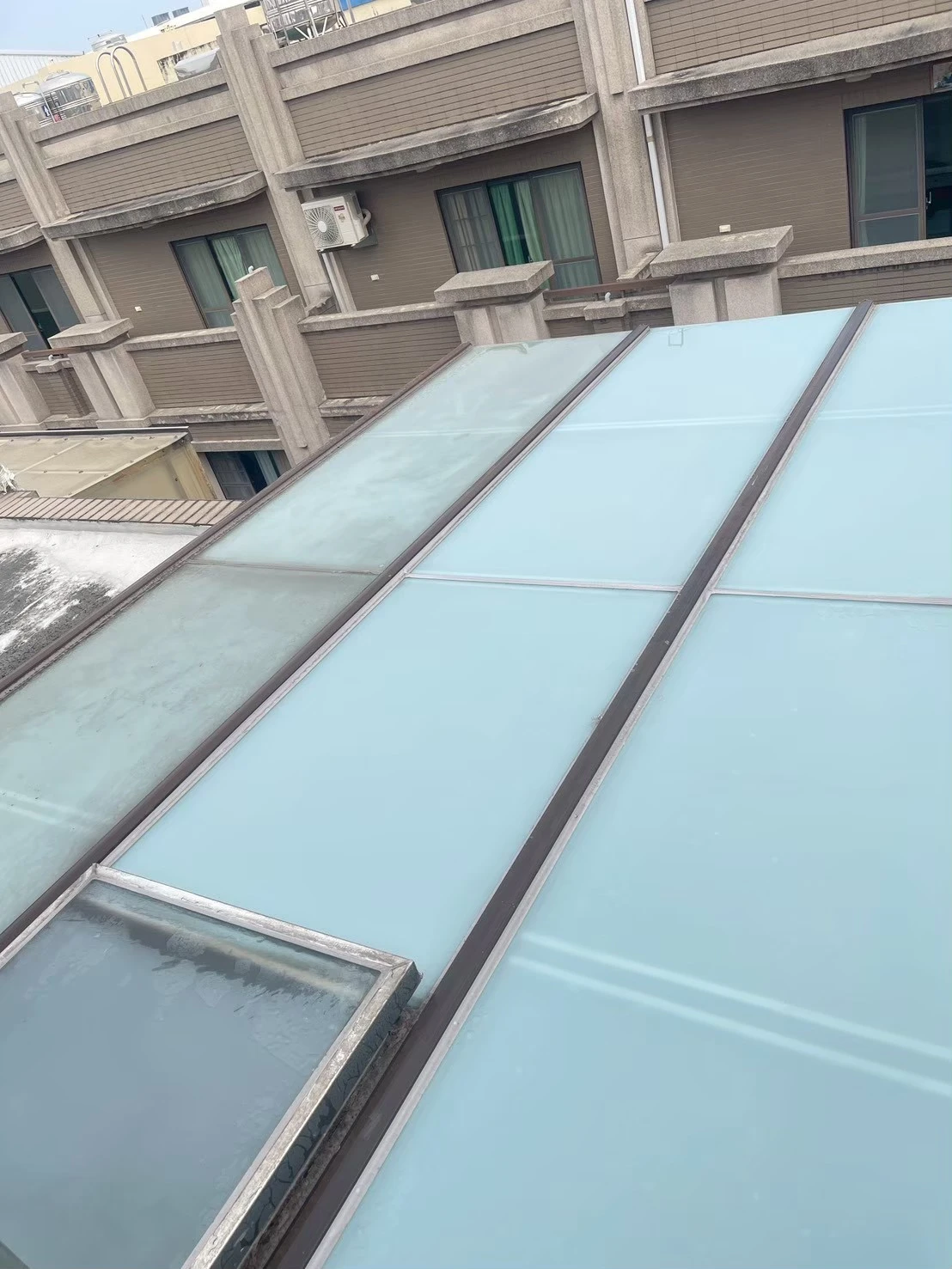 採光罩清潔