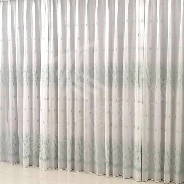 【半遮光窗簾布】【仿麻繡面窗紗】【coulisse白色木百葉】【床頭菱形皮革造型牆】【遮調光捲簾】員林透天住宅案