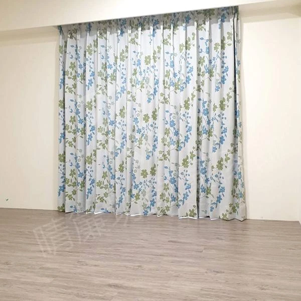 【遮調光捲簾】【全遮光窗簾】【方形藝術木軌】【印花半遮光窗簾布】【2.0塑膠地磚】大村透天住宅案