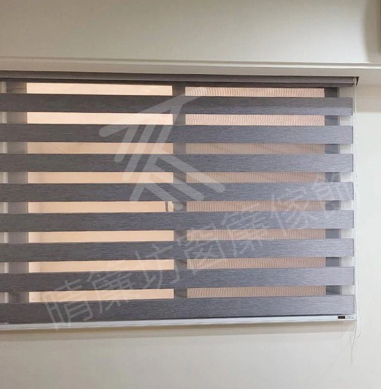 【進口窗紗】【細麻紋遮光布】【白色無縫紗】【遮、調光捲簾】【背膠捲簾】清水透天住宅案