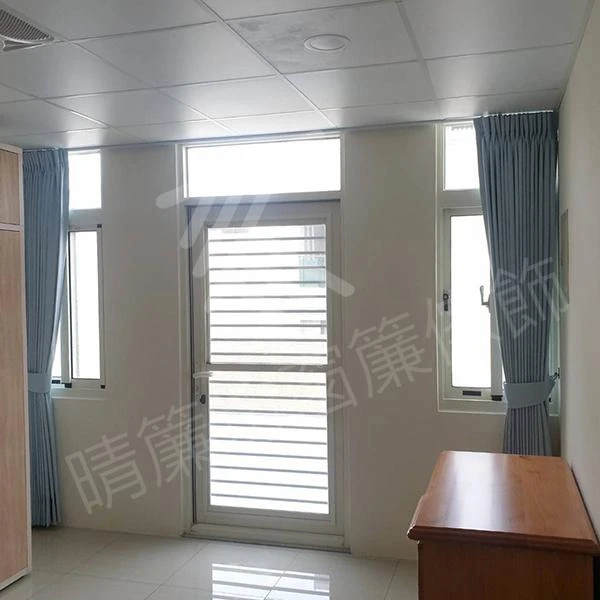 【SPC防水防蟲石塑地板】【半遮光窗簾布】【陶瓷砂塑膠耐磨地板】彰化市舊屋翻新住宅案