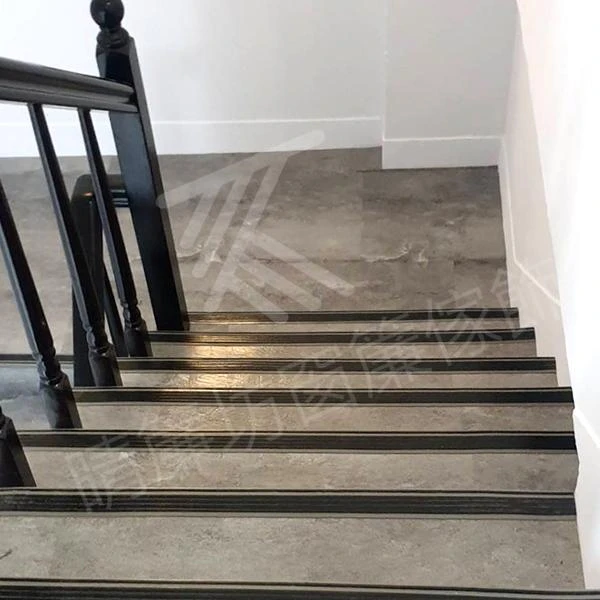 【耐磨塑膠地磚】【方塊地毯】【灰色亞麻窗紗】【3