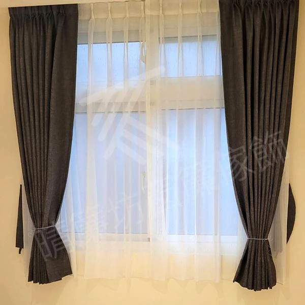 【麻織面調光捲簾】【燙金遮光布】【條紋窗紗】【雙重奏風琴簾】【進口窗紗】【素色遮光捲簾】【棉麻遮光布】【拼色印花遮光布】