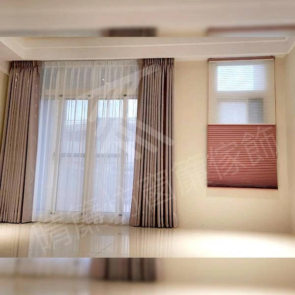 【麻織面調光捲簾】【燙金遮光布】【條紋窗紗】【雙重奏風琴簾】【進口窗紗】【素色遮光捲簾】【棉麻遮光布】【拼色印花遮光布】