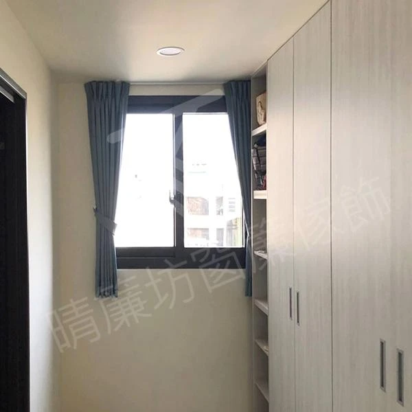 【半遮光窗簾布】【白色條紋窗紗】【方形藝術木軌】【遮調光捲簾】彰化陳先生住宅案