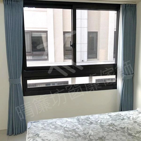 【半遮光窗簾布】【白色條紋窗紗】【方形藝術木軌】【遮調光捲簾】彰化陳先生住宅案