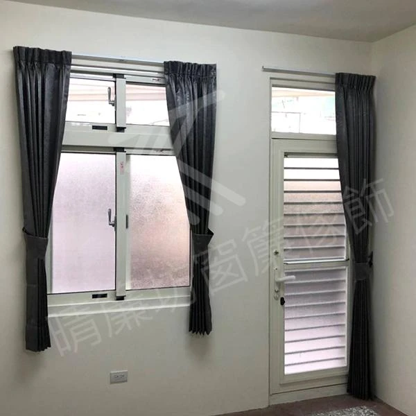 【SPC防水防蟲石塑地板】【半遮光窗簾布】【陶瓷砂塑膠耐磨地板】彰化市舊屋翻新住宅案