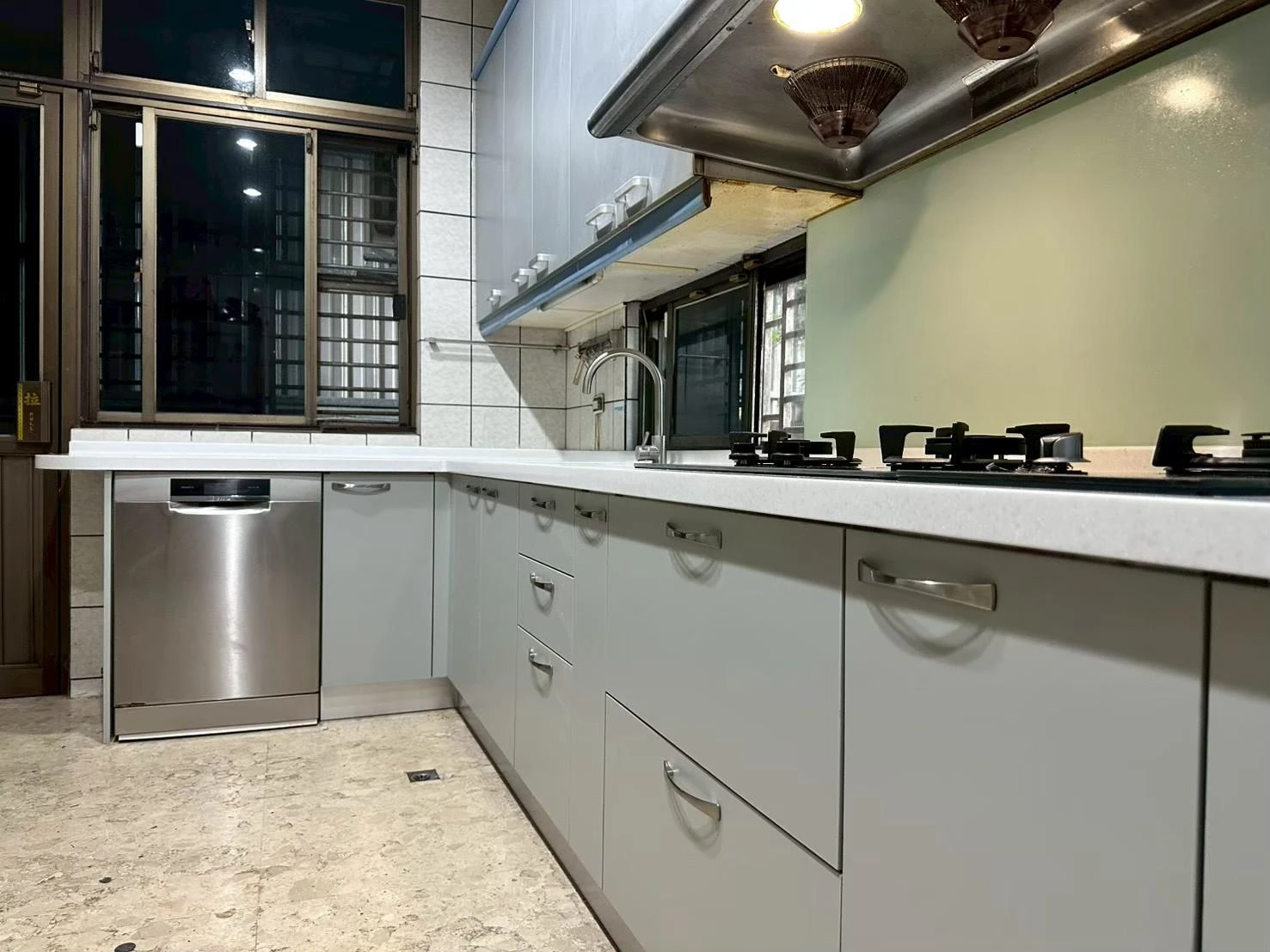 桃園八德區L型廚具(下櫃重做 上櫃延用)