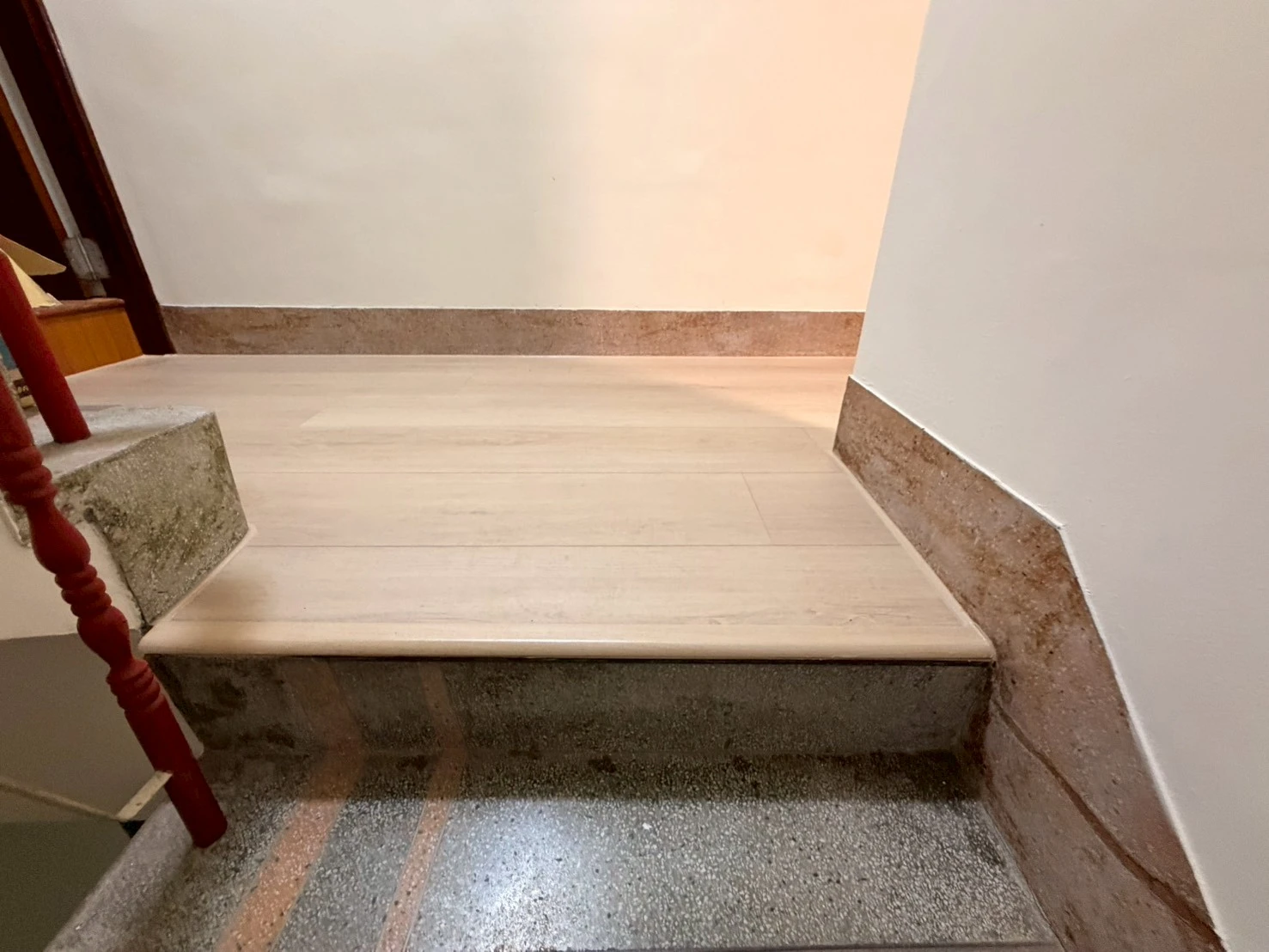 富健家LN0815、0819暗米、岩灰