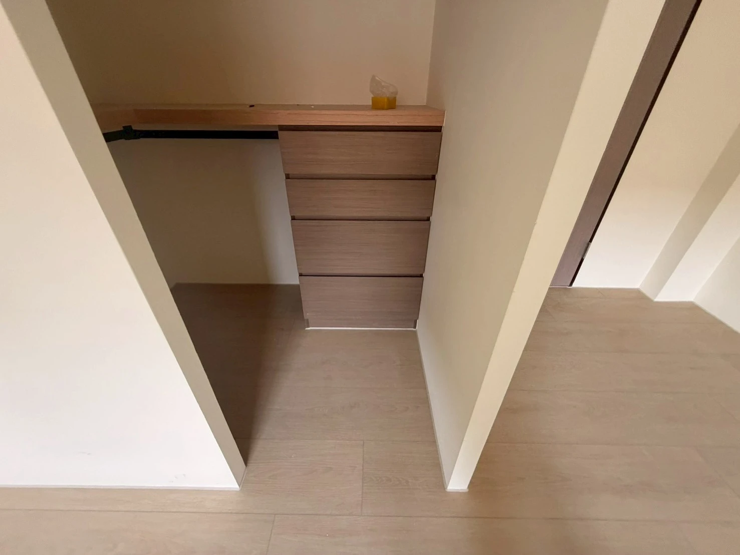 斗六 建材行沈老闆 N51515、51561、51562、S51501象牙白、岩灰