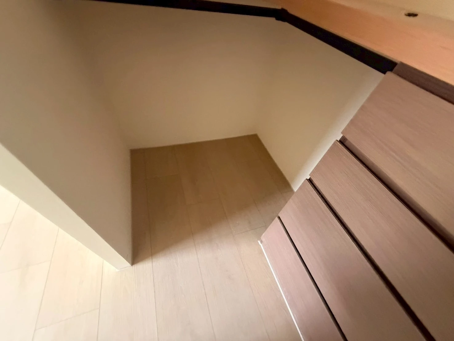 斗六 建材行沈老闆 N51515、51561、51562、S51501象牙白、岩灰