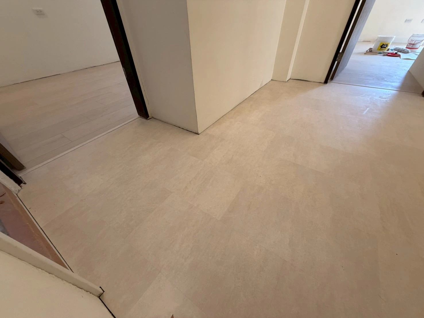 斗六 建材行沈老闆 N51515、51561、51562、S51501象牙白、岩灰