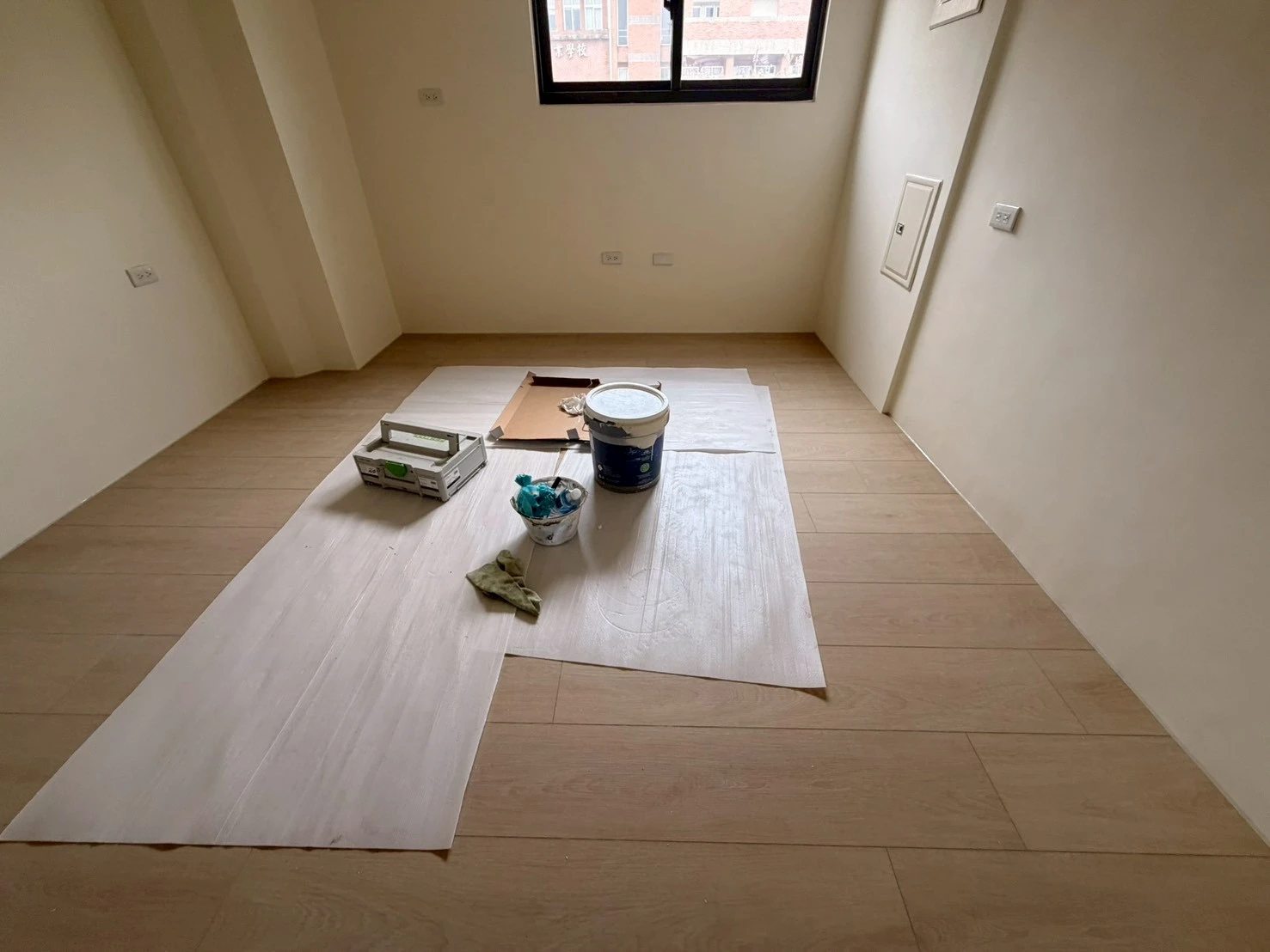 斗六 建材行沈老闆 N51515、51561、51562、S51501象牙白、岩灰