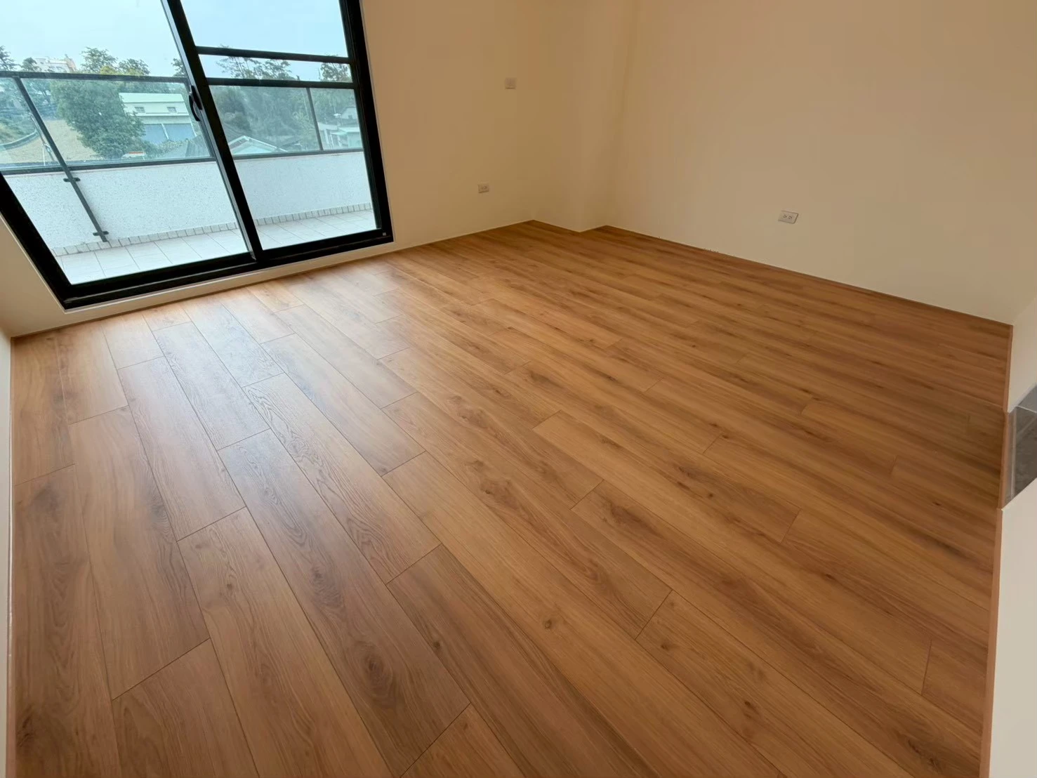 民雄樹院裡3F3 538 692 橡木