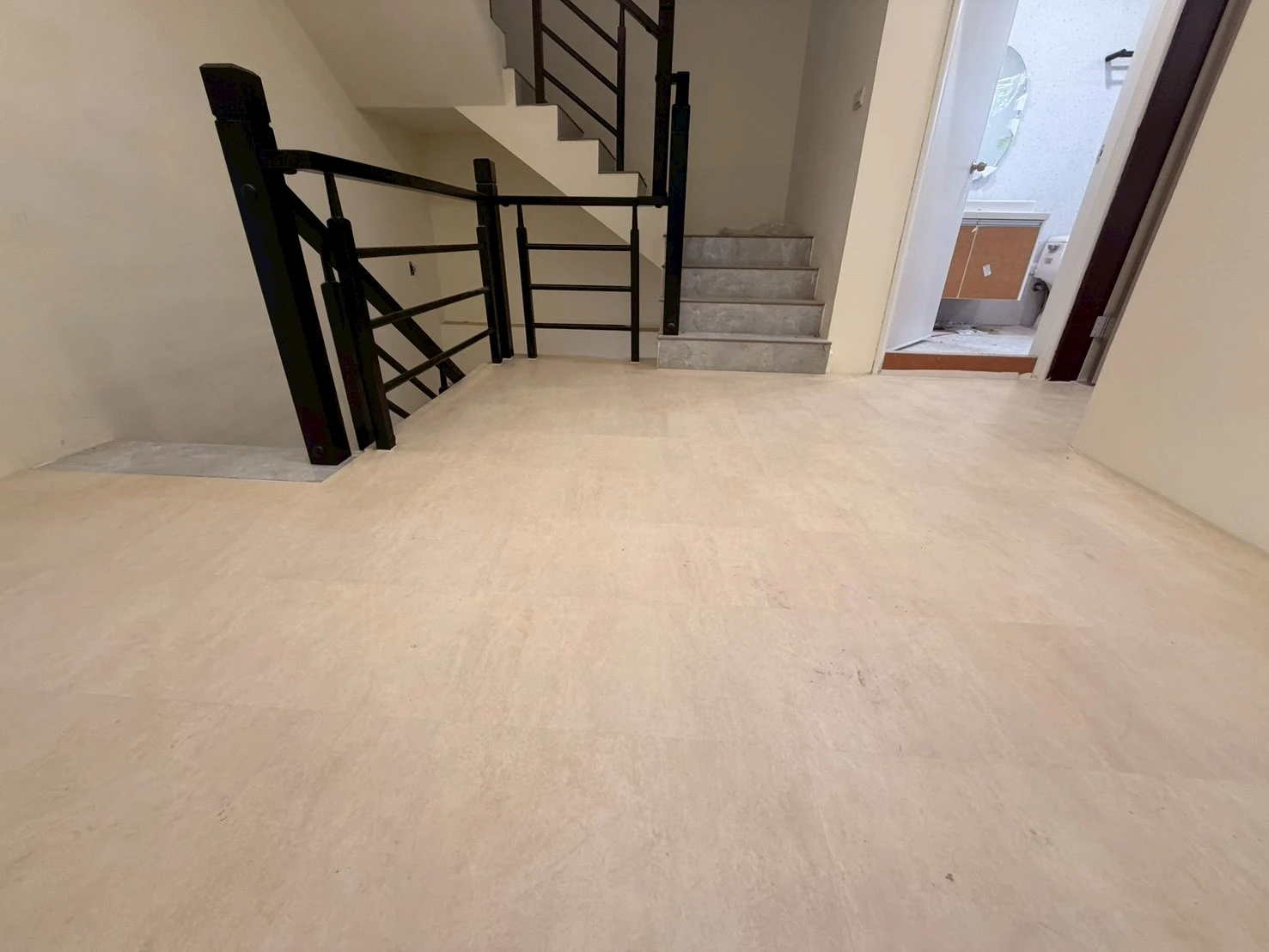 斗六 建材行沈老闆 N51515、51561、51562、S51501象牙白、岩灰