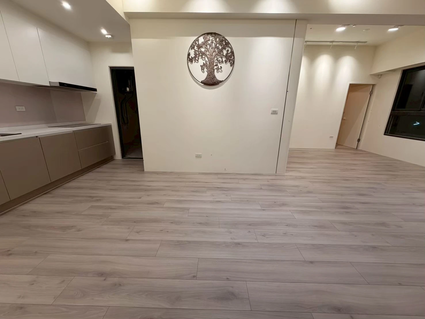 民雄樹院裡3F5 538 695 岩灰