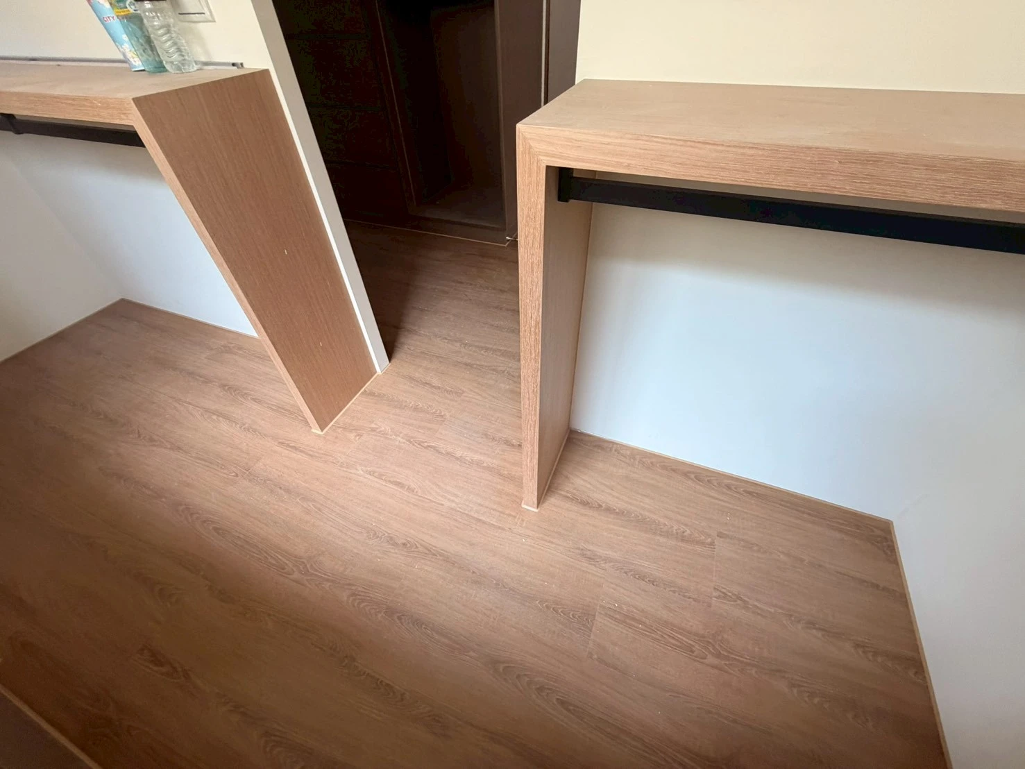 斗六 建材行沈老闆 N51515、51561、51562、S51501象牙白、岩灰