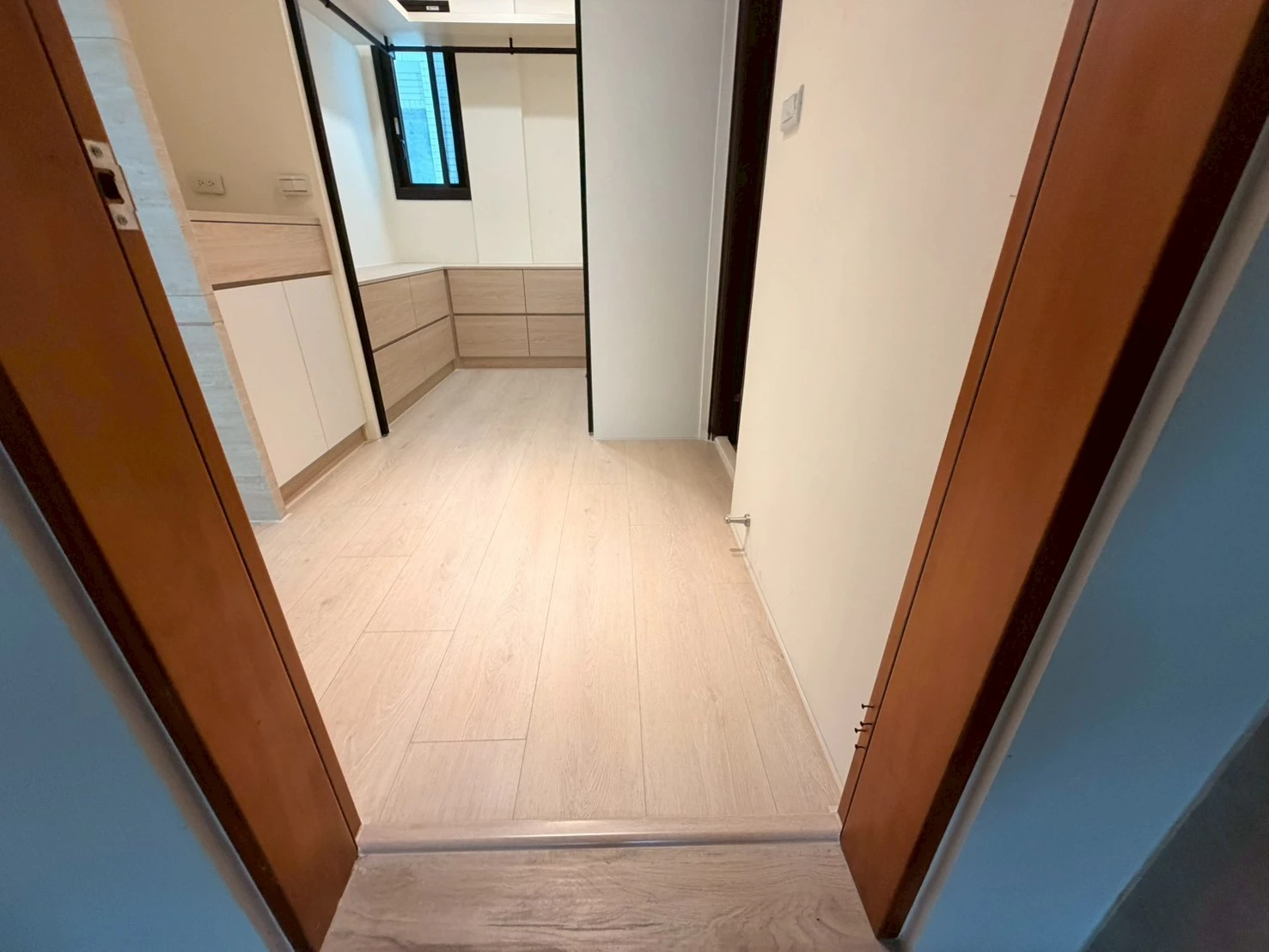 詠琪設計 LN0816 象牙白