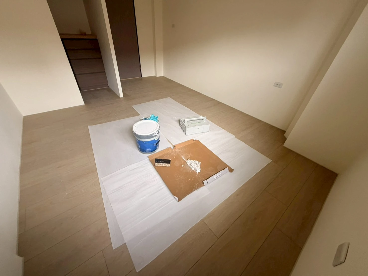 斗六 建材行沈老闆 N51515、51561、51562、S51501象牙白、岩灰