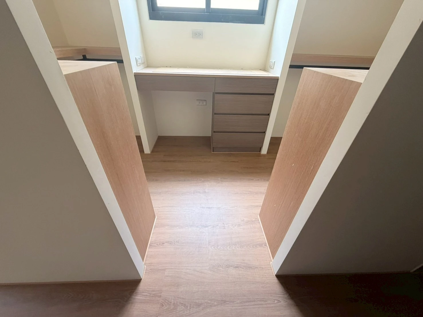 斗六 建材行沈老闆 N51515、51561、51562、S51501象牙白、岩灰