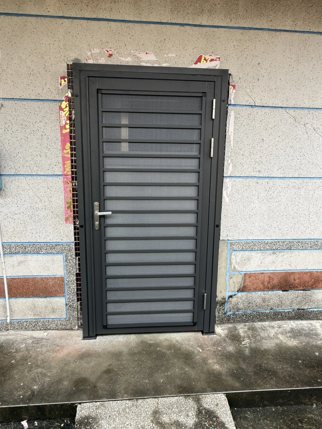 高雄白鐵雨遮與三合一通風門安裝