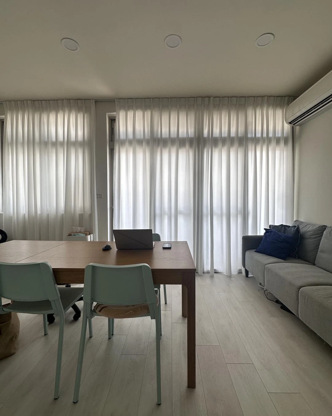 我們還換辦公室了