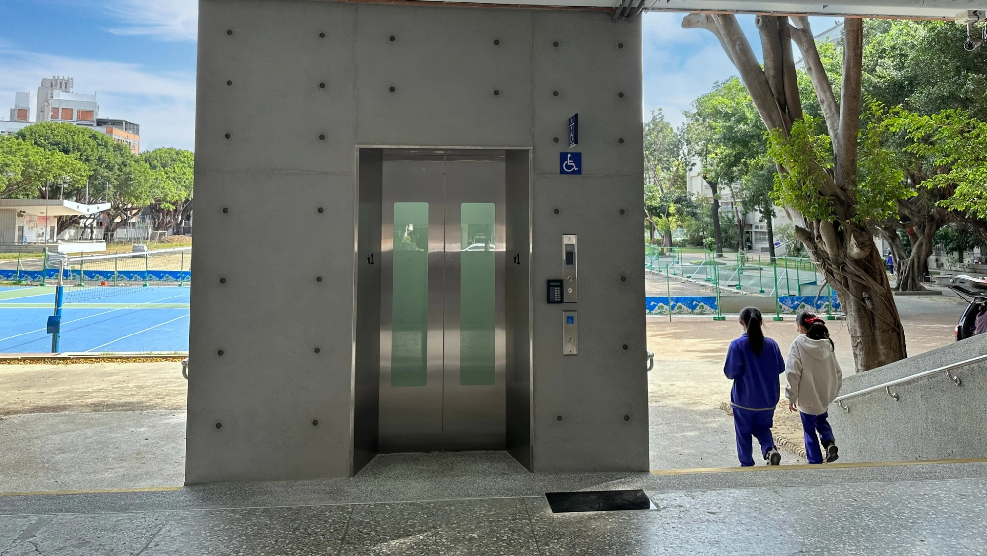 台中忠明高中後製清水模