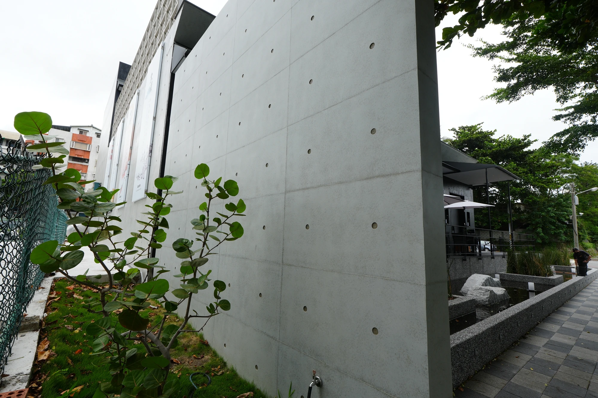 花蓮知名餐廳王記後製清水模